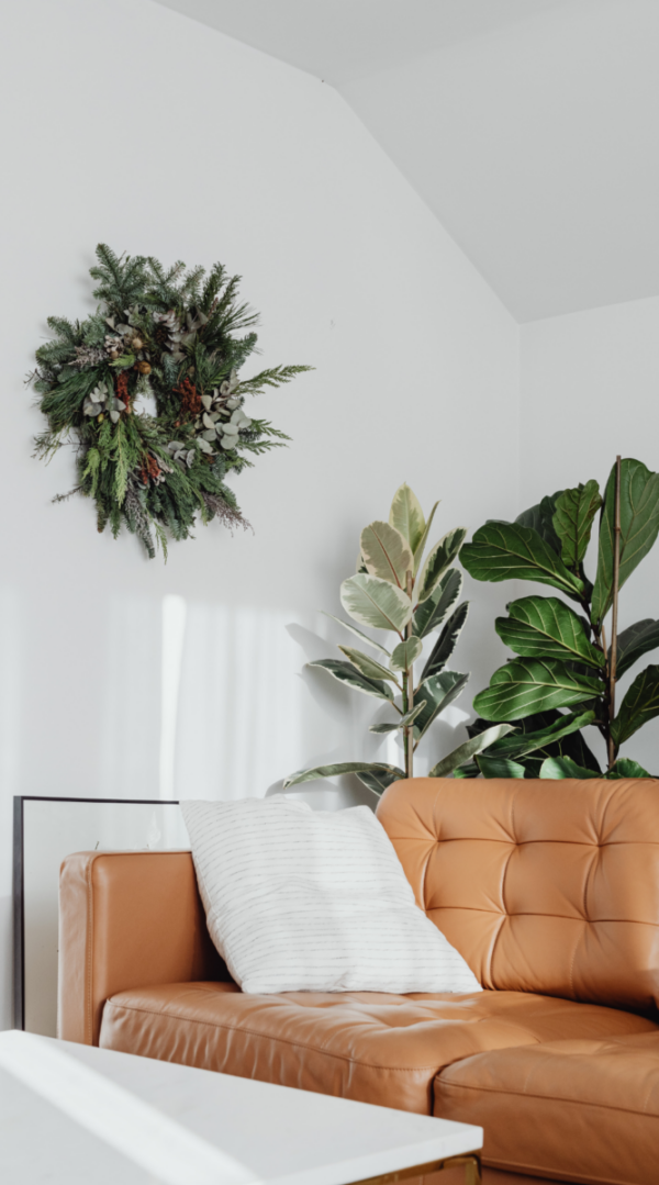 College Apartment Living Room Decor Ideas - livelovequote